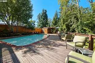 2245 SW Martha St, Portland, OR 97239 - Photo 31