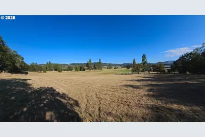 801 Colonial Rd, Roseburg, OR 97471 - Photo 9