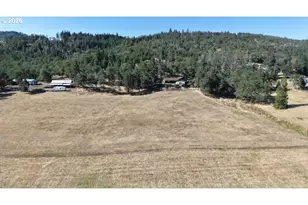 801 Colonial Rd, Roseburg, OR 97471 - Photo 7