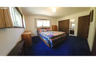 801 Colonial Rd, Roseburg, OR 97471 - Photo 29
