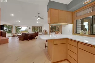 2590 Bowmont Dr, Eugene, OR 97405 - Photo 19