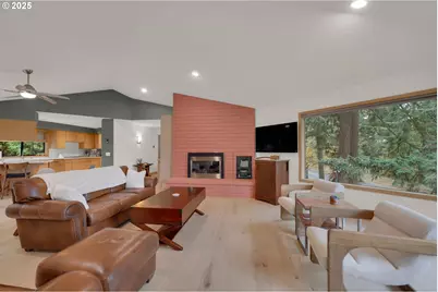 2590 Bowmont Dr, Eugene, OR 97405 - Photo 9