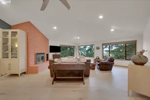 2590 Bowmont Dr, Eugene, OR 97405 - Photo 7