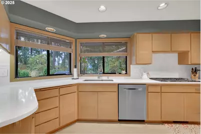 2590 Bowmont Dr, Eugene, OR 97405 - Photo 17