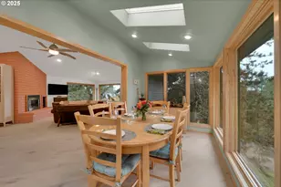 2590 Bowmont Dr, Eugene, OR 97405 - Photo 13