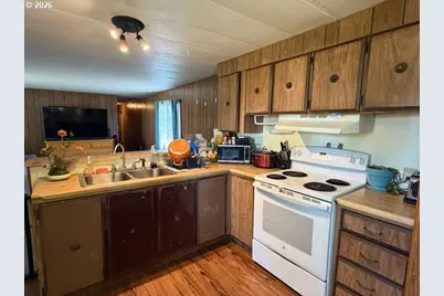 818 D St, Vader, WA 98593 - Photo 7