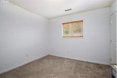 9907 SE Amherst St, Clackamas, OR 97015 - Photo 33