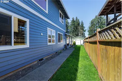 9907 SE Amherst St, Clackamas, OR 97015 - Photo 35