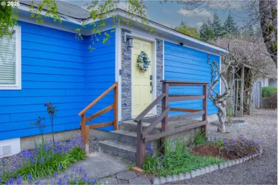 1070 W 11th St, Coquille, OR 97423 - Photo 1