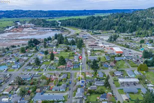 1070 W 11th St, Coquille, OR 97423 - Photo 13