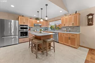 2104 NE 165th Dr, Portland, OR 97230 - Photo 11