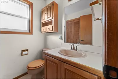 2104 NE 165th Dr, Portland, OR 97230 - Photo 21