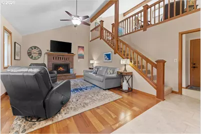 2104 NE 165th Dr, Portland, OR 97230 - Photo 9