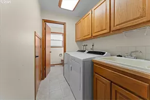 2104 NE 165th Dr, Portland, OR 97230 - Photo 29