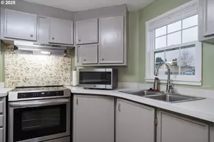 300 SE Goodnight Ave, Corvallis, OR 97333 - Photo 7