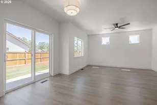 601 ST Charles Street, Eugene, OR 97402 - Photo 9