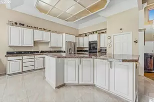 14234 NW Lakeshore Ct, Portland, OR 97229 - Photo 9