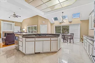 14234 NW Lakeshore Ct, Portland, OR 97229 - Photo 11