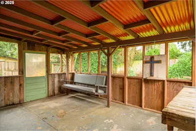 1147 S 34th Pl, Springfield, OR 97478 - Photo 23