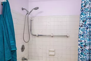 1147 S 34th Pl, Springfield, OR 97478 - Photo 17