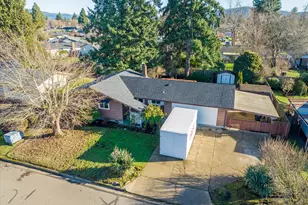 1147 S 34th Pl, Springfield, OR 97478 - Photo 31