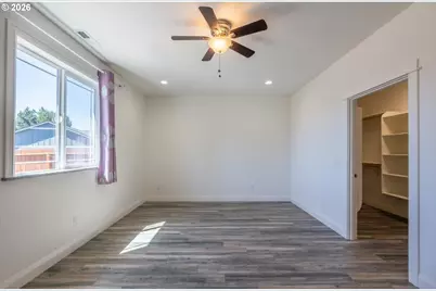 2010 Roosevelt Loop, North Bend, OR 97459 - Photo 13