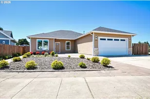 2010 Roosevelt Loop, North Bend, OR 97459 - Photo 1