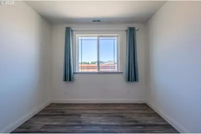 2010 Roosevelt Loop, North Bend, OR 97459 - Photo 21