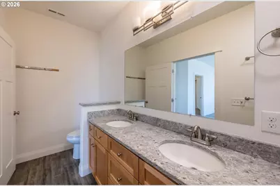 2010 Roosevelt Loop, North Bend, OR 97459 - Photo 13