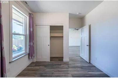 2010 Roosevelt Loop, North Bend, OR 97459 - Photo 19