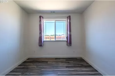 2010 Roosevelt Loop, North Bend, OR 97459 - Photo 15