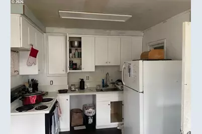 1206 NE 77th Ave, Portland, OR 97213 - Photo 5