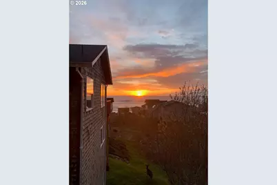 1931 NE 68th St, Lincoln City, OR 97367 - Photo 47