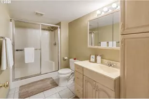 4446 NE Irving St, Portland, OR 97213 - Photo 21