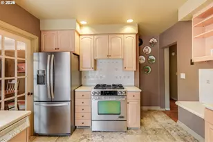 4446 NE Irving St, Portland, OR 97213 - Photo 9