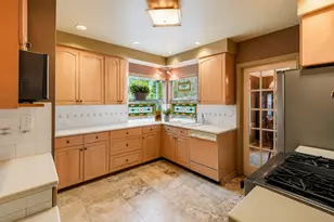 4446 NE Irving St, Portland, OR 97213 - Photo 7