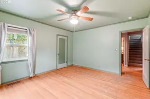 4446 NE Irving St, Portland, OR 97213 - Photo 11