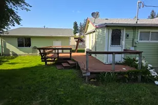 812 B St, Myrtle Point, OR 97458 - Photo 5