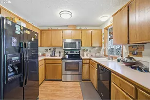 12723 SE Main St, Portland, OR 97233 - Photo 11