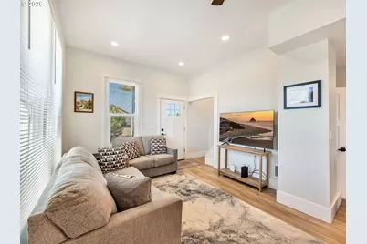 1103 Avenue F, Seaside, OR 97138 - Photo 5