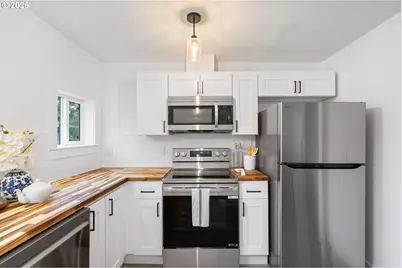 6023 N Amherst St, Portland, OR 97203 - Photo 23
