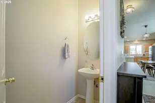 1652 SW Wright Pl, Troutdale, OR 97060 - Photo 7