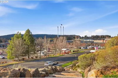 40 SW McKinley Ave, Bend, OR 97702 - Photo 31