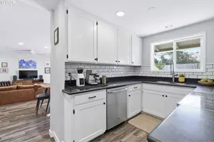 20190 SW Imperial St, Beaverton, OR 97003 - Photo 11