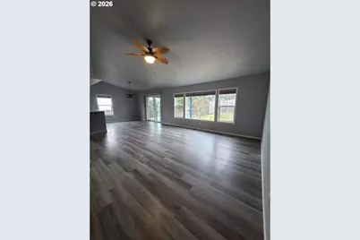 263 Addison Ave, Sutherlin, OR 97479 - Photo 11