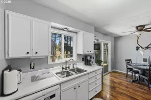 3854 Vista Dr, North Bend, OR 97459 - Photo 13
