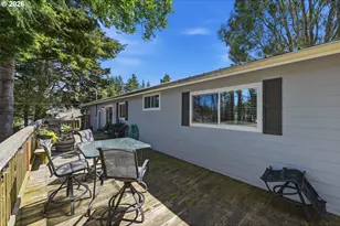 3854 Vista Dr, North Bend, OR 97459 - Photo 21