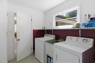 9009 SW 36th Ave, Portland, OR 97219 - Photo 15