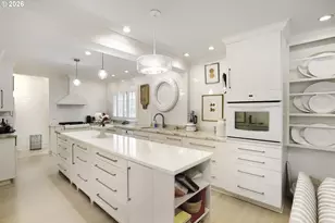 6394 SW Burlingame Ave, Portland, OR 97239 - Photo 9