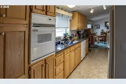 421 W Grant St, Burns, OR 97720 - Photo 9